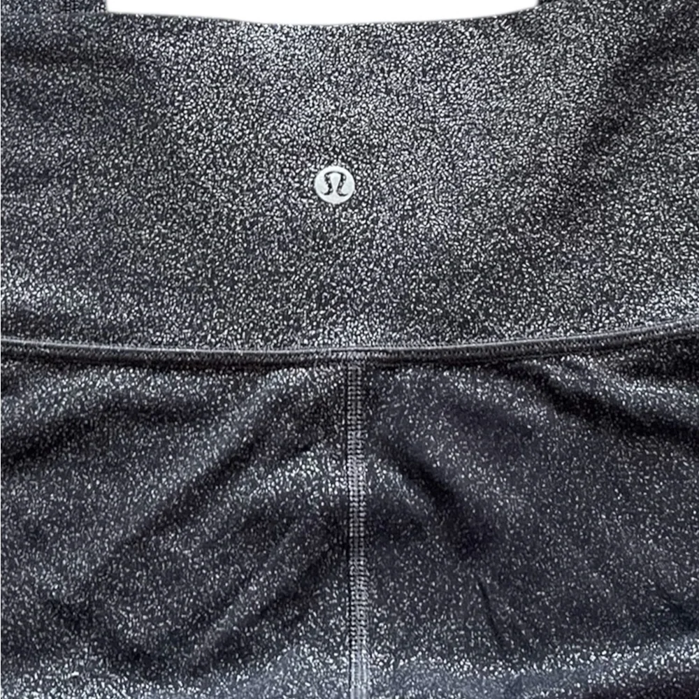 Lululemon Wunder Under Hi-Rise Tight 25’
Luminosity Foil Print Black Silver - Picture 9 of 10